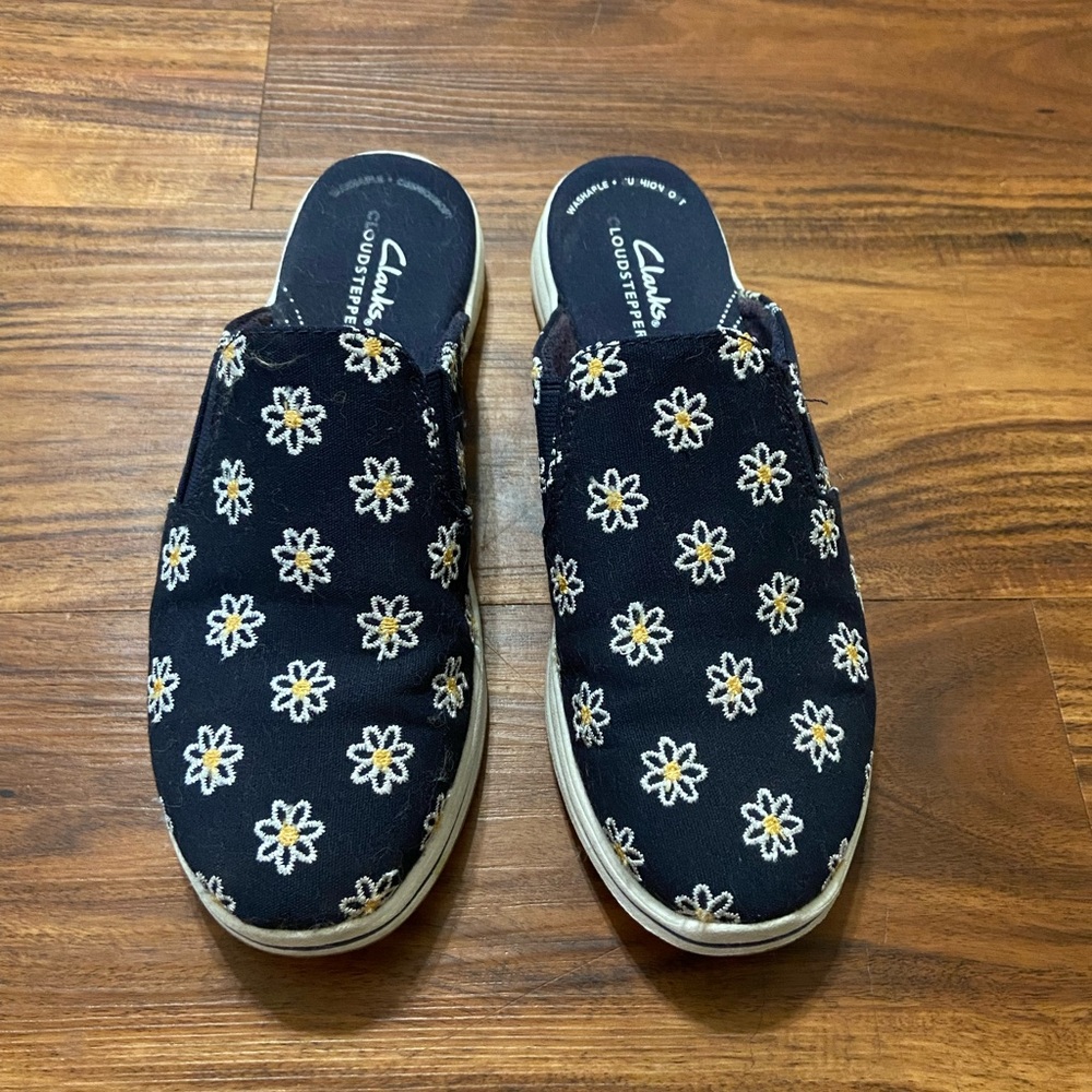 Clarks Cloudsteppers Navy Floral Slip Ons